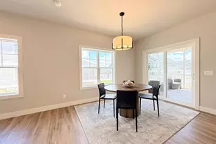 4747 Bellflower Dr, DeForest, WI 53532 - Photo 10