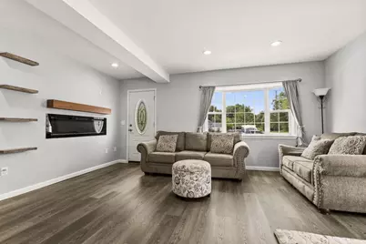[Address not provided], Janesville, WI 53546 - Photo 4