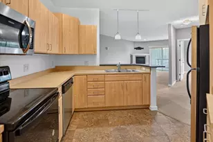 5196 Sassafras Dr, Fitchburg, WI 53711 - Photo 20