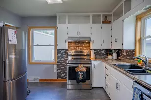 1016 Academy St, Elroy, WI 53929 - Photo 20