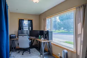 1016 Academy St, Elroy, WI 53929 - Photo 28