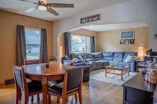 1016 Academy St, Elroy, WI 53929 - Photo 18
