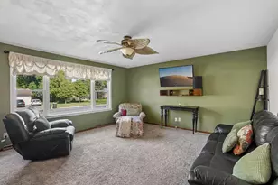 401 Woodview Dr, Sun Prairie, WI 53590 - Photo 22