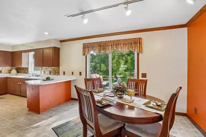 401 Woodview Drive, Sun Prairie, WI 53590 - Photo 14