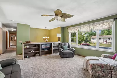 401 Woodview Drive, Sun Prairie, WI 53590 - Photo 12
