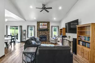420 Ridgeway Dr, Rio, WI 53960 - Photo 26