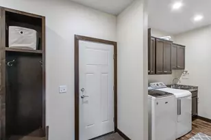 420 Ridgeway Dr, Rio, WI 53960 - Photo 4