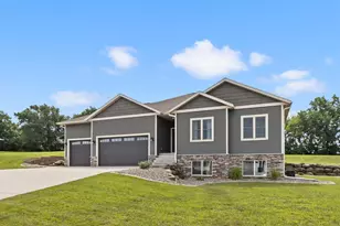 420 Ridgeway Dr, Rio, WI 53960 - Photo 1
