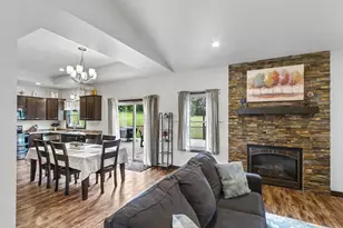 420 Ridgeway Dr, Rio, WI 53960 - Photo 12