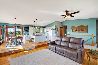 W2579 Zurfluh Road, Albany, WI 53502 - Photo 10