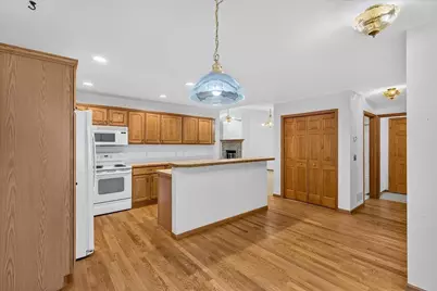 622 Springbrook Circle #43, DeForest, WI 53532 - Photo 6