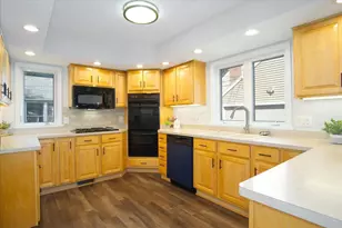 238 Kensington Dr, Madison, WI 53704 - Photo 6