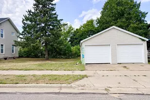 35 E Randall Ave, Rhinelander, WI 54501 - Photo 2