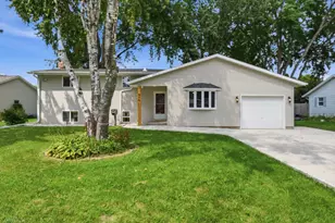 926 Frederick St, Sun Prairie, WI 53590 - Photo 1