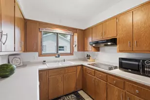 926 Frederick St, Sun Prairie, WI 53590 - Photo 14
