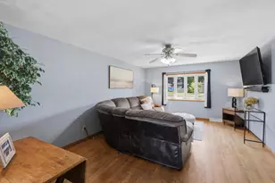 926 Frederick St, Sun Prairie, WI 53590 - Photo 4