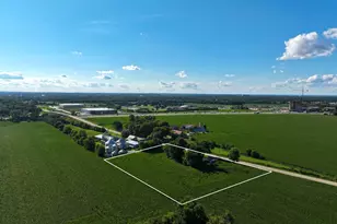 2724 E Stateline Rd, Beloit, WI 53511 - Photo 2
