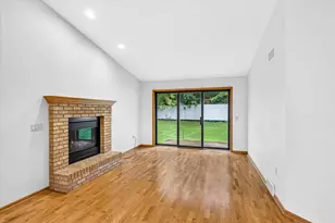 6 Village Homes Dr, Waunakee, WI 53597 - Photo 6