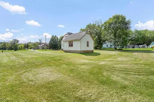 457 W John St, Markesan, WI 53946 - Photo 28