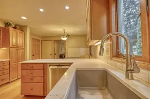 7315 Voss Pkwy, Middleton, WI 53562 - Photo 10