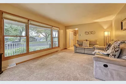 7315 Voss Parkway, Middleton, WI 53562 - Photo 4