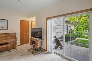1010 Parkview Dr, Milton, WI 53563 - Photo 8