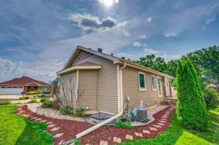 2004 Butler Ct, Middleton, WI 53562 - Photo 34