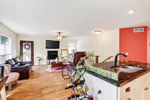 2004 Butler Ct, Middleton, WI 53562 - Photo 14