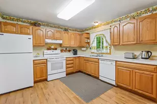 307 Meadowlark Cir, Deerfield, WI 53531 - Photo 10