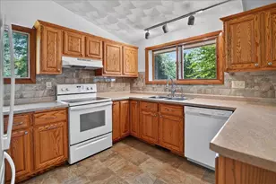 414 Jubilee Ln, Madison, WI 53718 - Photo 14