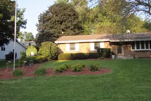522 Sussex Dr, Janesville, WI 53546 - Photo 2