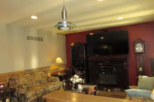 522 Sussex Dr, Janesville, WI 53546 - Photo 6