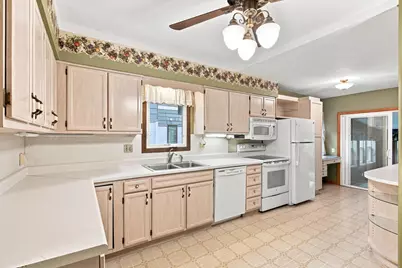 54 S Marquette Street, Madison, WI 53704 - Photo 2
