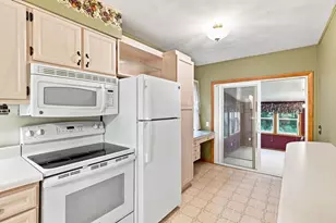 54 S Marquette St, Madison, WI 53704 - Photo 4