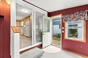 54 S Marquette St, Madison, WI 53704 - Photo 10