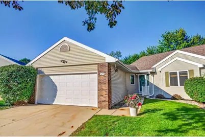 659 Kensington Square, Stoughton, WI 53589 - Photo 8