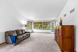 659 Kensington Square, Stoughton, WI 53589 - Photo 20