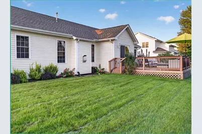 297 E Amber Drive, Whitewater, WI 53190 - Photo 6