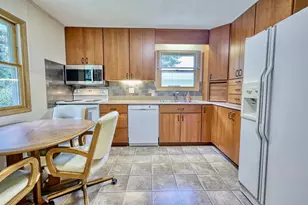 2012 S Terry Ct, Beloit, WI 53511 - Photo 8