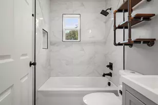 2252 Coolidge St, Madison, WI 53704 - Photo 14