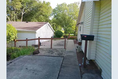 6830 W Saint Lawrence Avenue, Beloit, WI 53511 - Photo 22