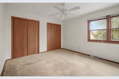 301 Williamsburg Way Court, Fitchburg, WI 53719 - Photo 10