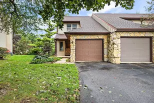 301 Williamsburg Way Ct, Fitchburg, WI 53719 - Photo 2