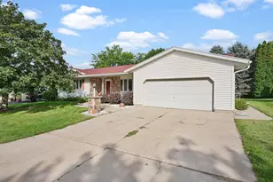 140 Vilas Hibbard Pkwy, Lodi, WI 53555 - Photo 2