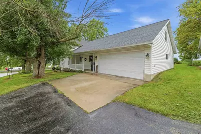 N1911 Hilltop Road, Markesan, WI 53946 - Photo 6