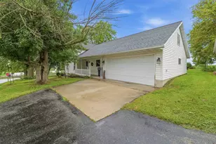 N1911 Hilltop Rd, Markesan, WI 53946 - Photo 6