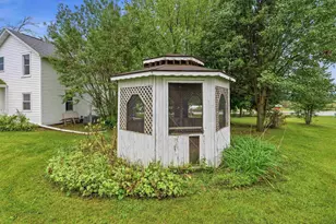 N1911 Hilltop Rd, Markesan, WI 53946 - Photo 40