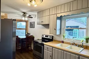 214 High St, Rio, WI 53960 - Photo 4