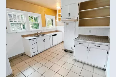 1329 Yates Avenue, Beloit, WI 53511 - Photo 2
