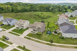 5477 N Peninsula Wy, Mcfarland, WI 53558 - Photo 46